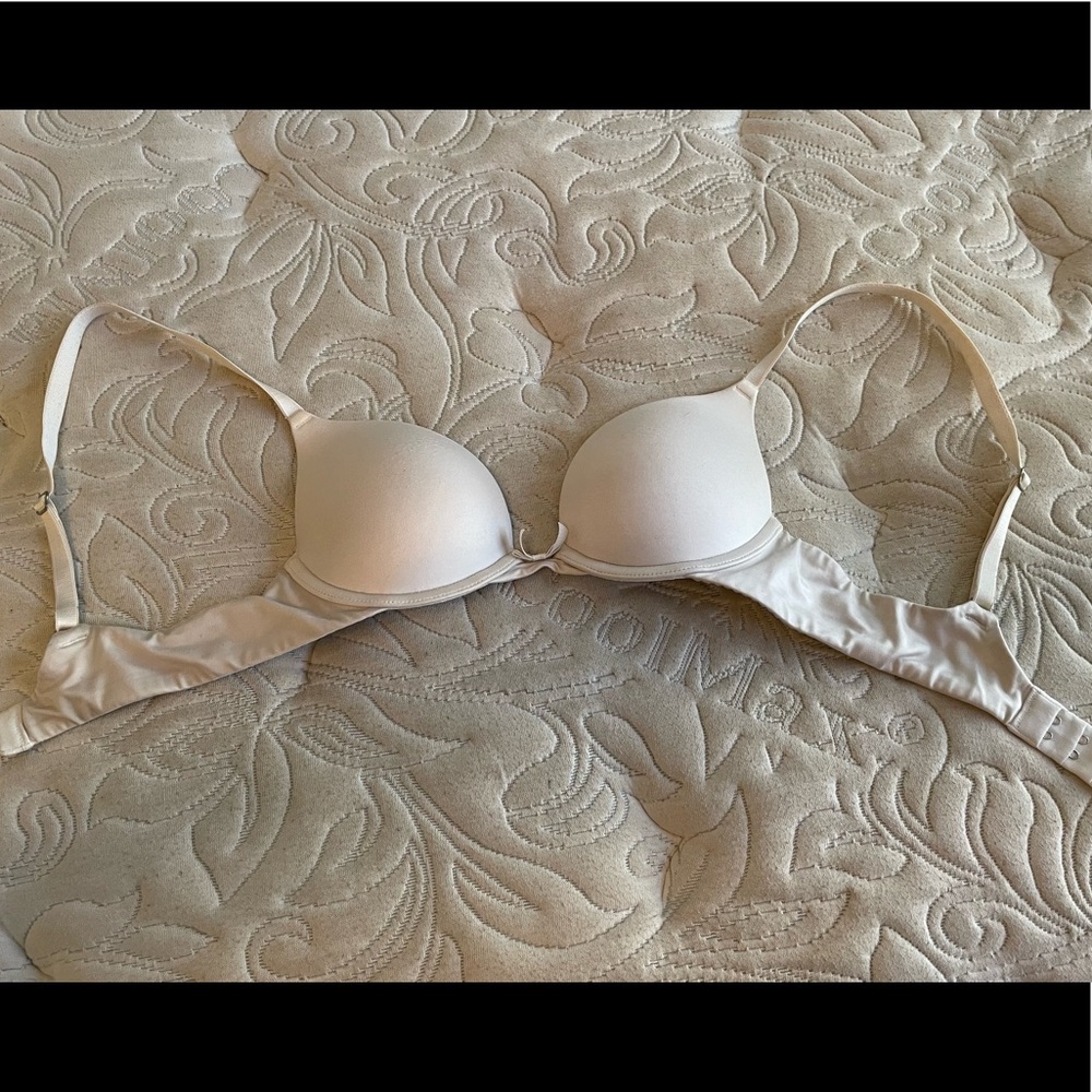 White bra 32A